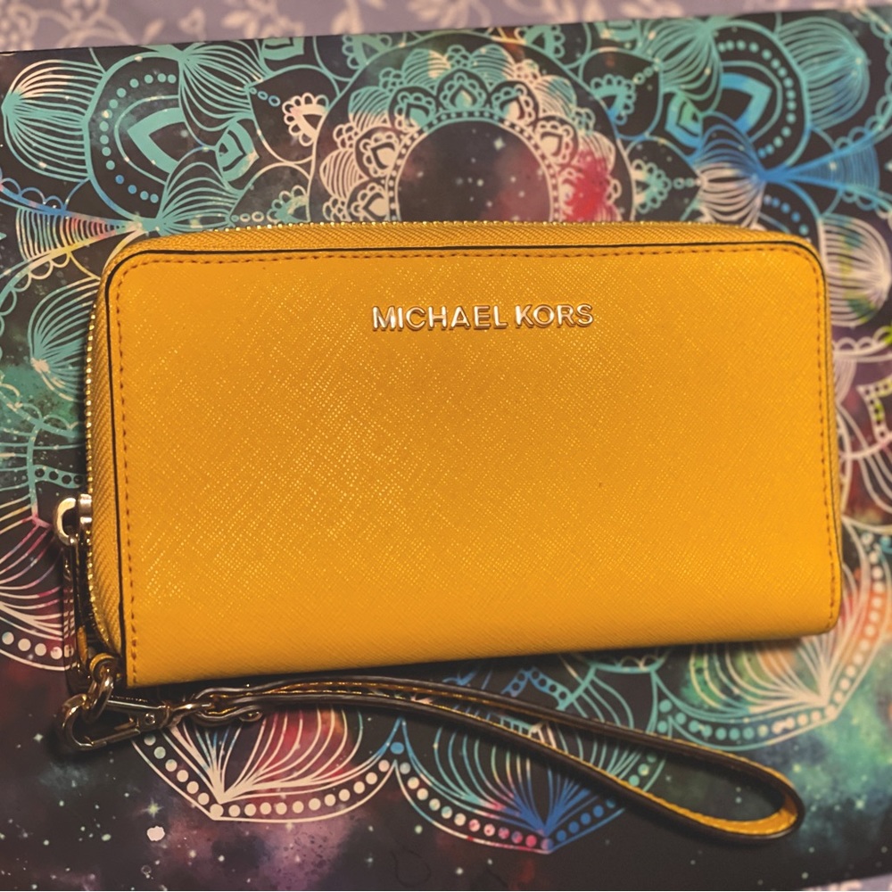 Michael Kors Wallet in Mustard Yellow NWOT